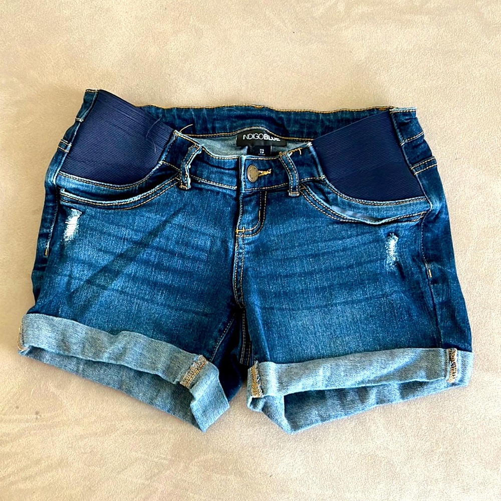 Maternity shorts